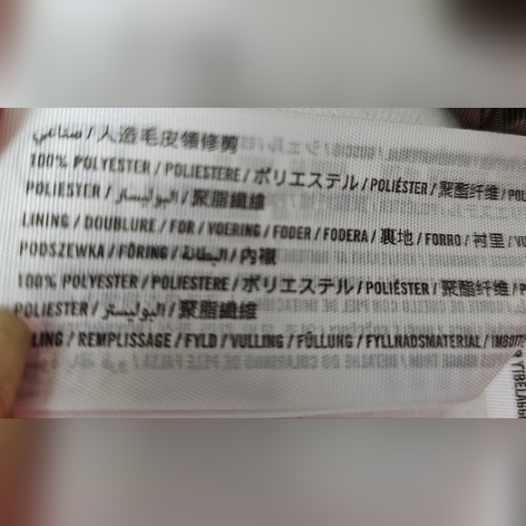 Abercrombie & Fitch Vegan Fur Collar Mini Quilted Ultra Puffer BLACK Outerwear - Picture 11 of 15